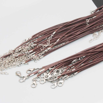 Base collana  in cuoio marrone 50 cm regolabile conf.1 pz