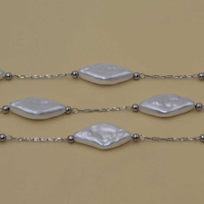 Catena acciaio con perle cerate rombo 16.5x9 mm conf. 50 cm Catena acciaio con perle cerate rombo 16.5x9 mm conf. 50 cm