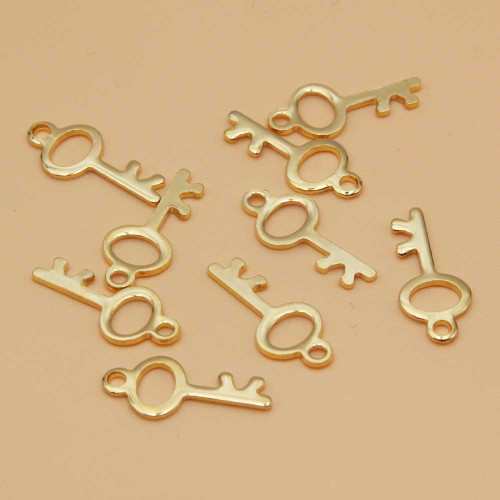 Charms acciaio oro chiave 15.5 mm 5 pz