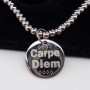 Ciondolo acciaio scritta carpe diem 17.5 mm 1 pz