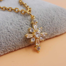 Ciondolo oro strass croce 18x11.7 mm 1 pz Ciondolo oro strass croce 18x11.7 mm 1 pz