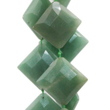 Giada verde rombo 40 mm sfac. 1 pz Giada verde rombo 40 mm sfac. 1 pz