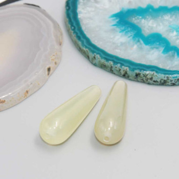 Gocce lisce giada verde 28x10 mm conf. 2 pz