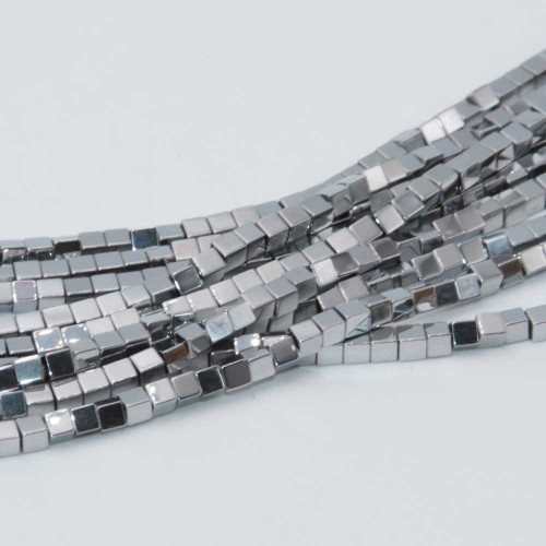 Ematite cubetti 4 mm filo 40 cm