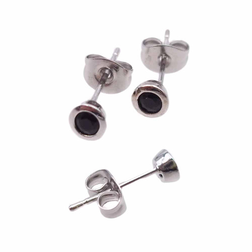 Orecchini a perno ottone rodiato con cristallo nero 4.4 mm 2 pz