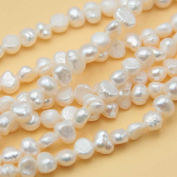 Perle di fiume bianche 6 mm irregolari AAAA Quality filo 35 cm