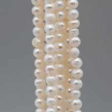 Perle di fiume tonde bianche 4 mm filo 35 cm Perle di fiume tonde bianche 4 mm filo 35 cm