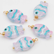 Pesciolino vetro rosa linee bianche e azzurre 19x10 mm conf. 2 pz