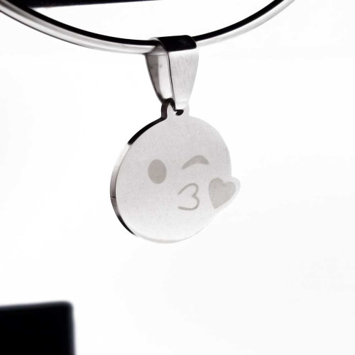 Emoticon kiss 18 mm pacco 1 pezzo