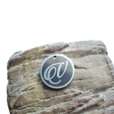 Charms lettera V tonda 18 mm 5 pezzi Charms lettera V tonda 18 mm 5 pezzi